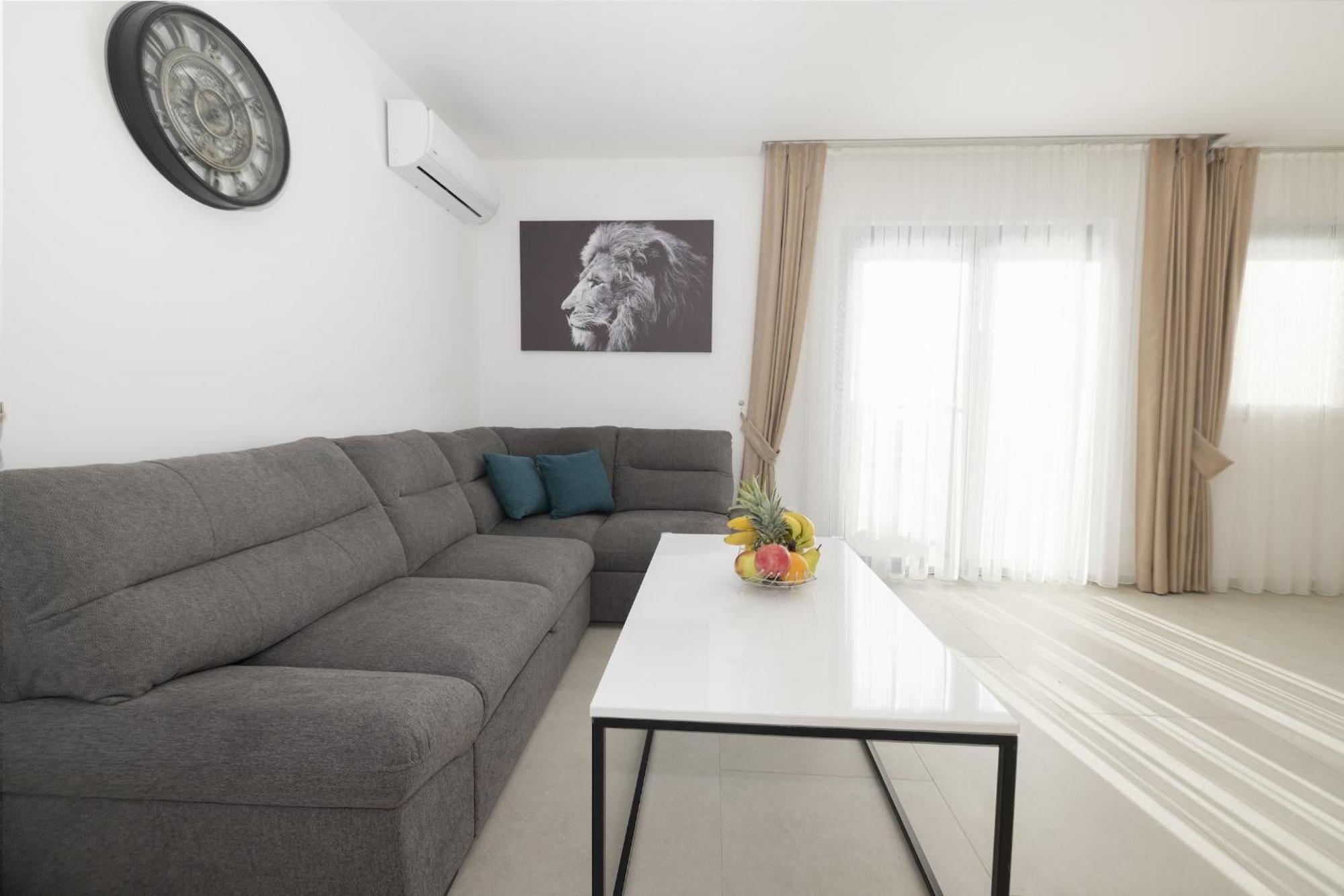 Veranda Apartment Makarska
